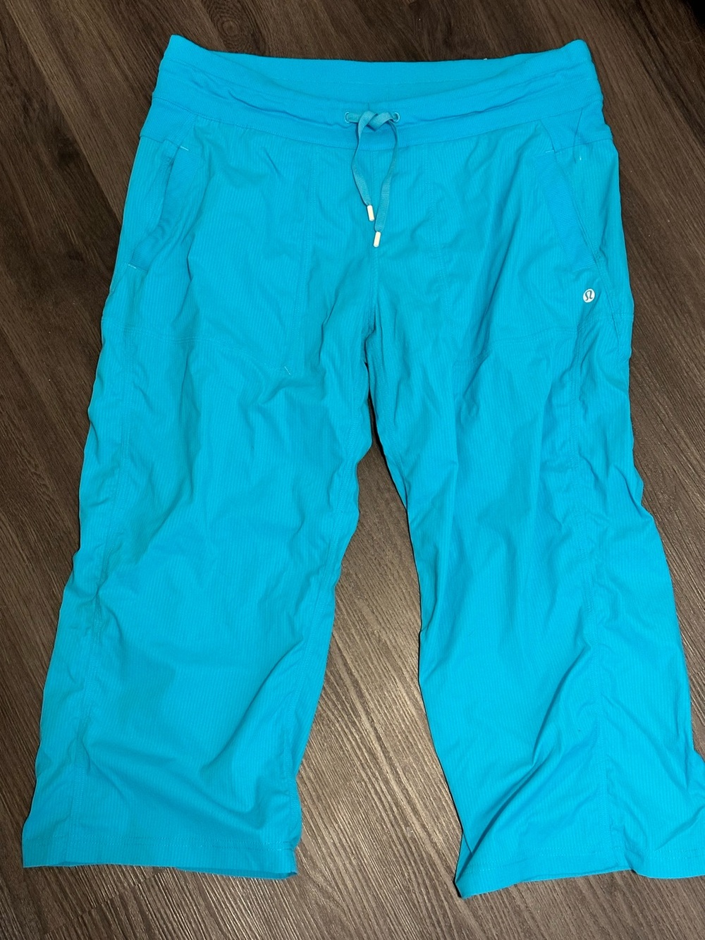 Studio Capris